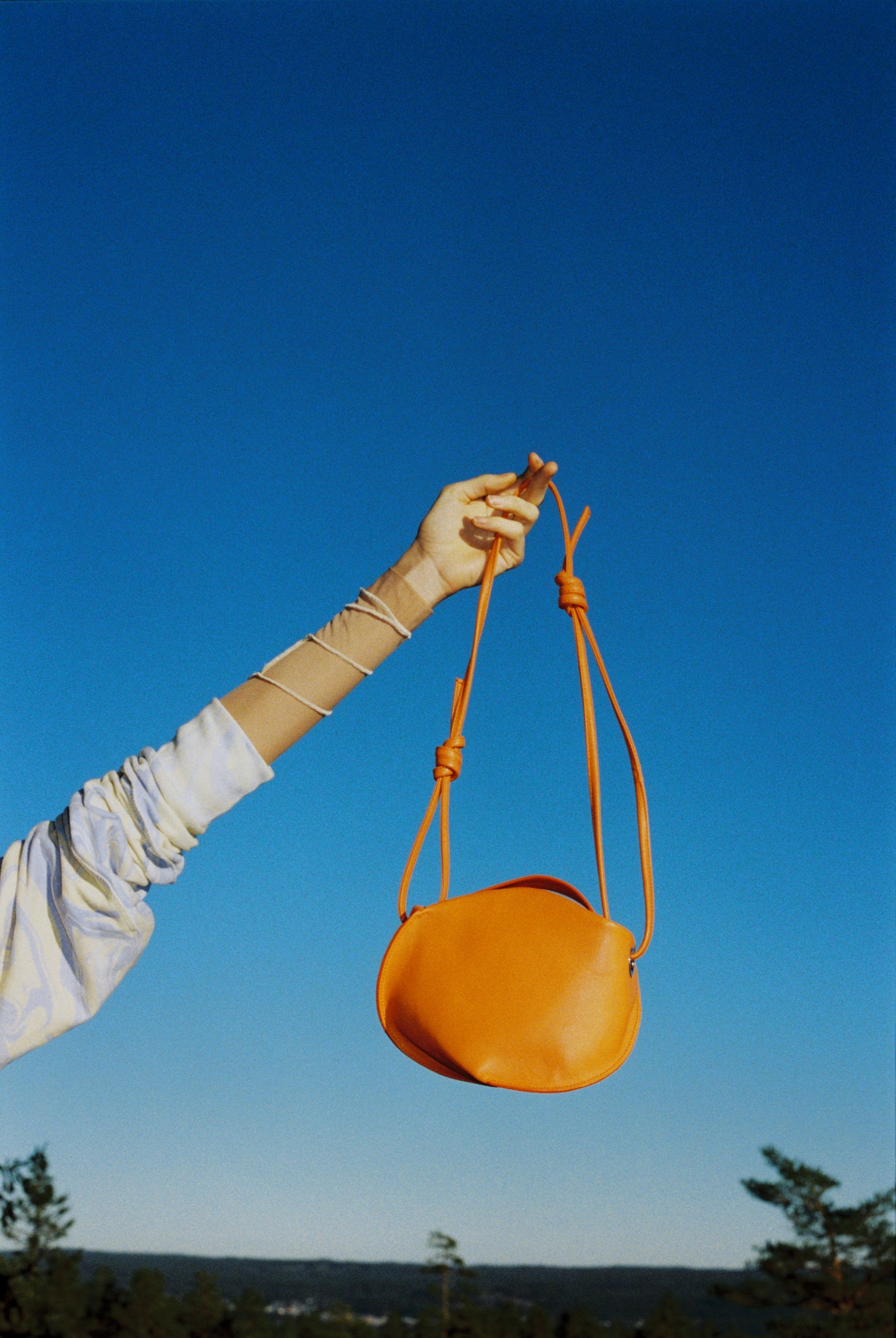 SHELL CLUTCH / ORANGE