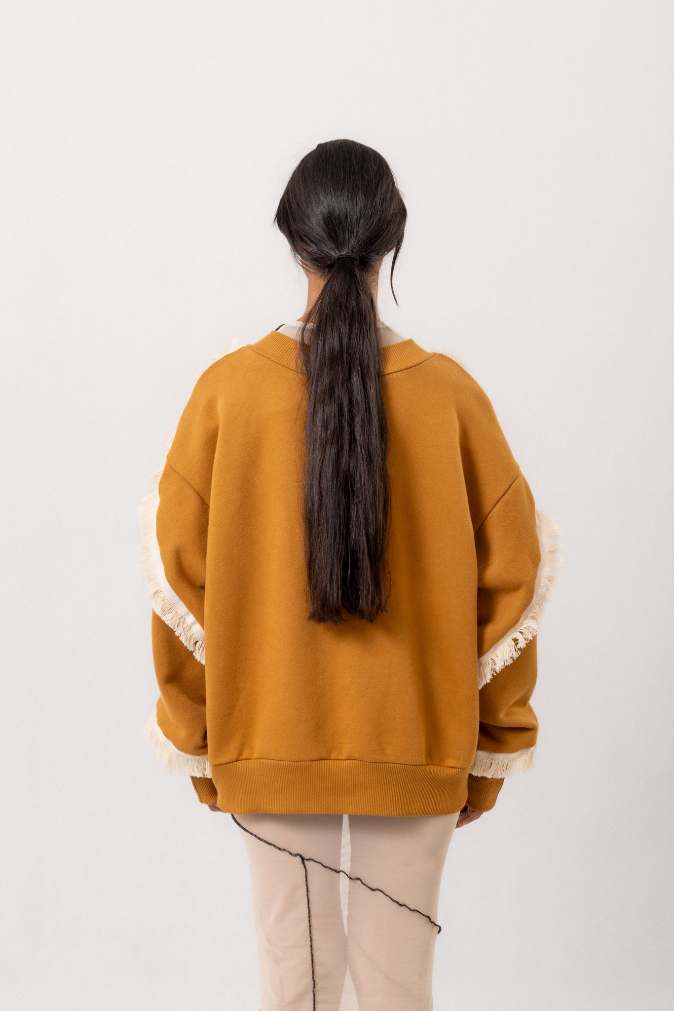 Fringe Sweat Almond - PREORDER